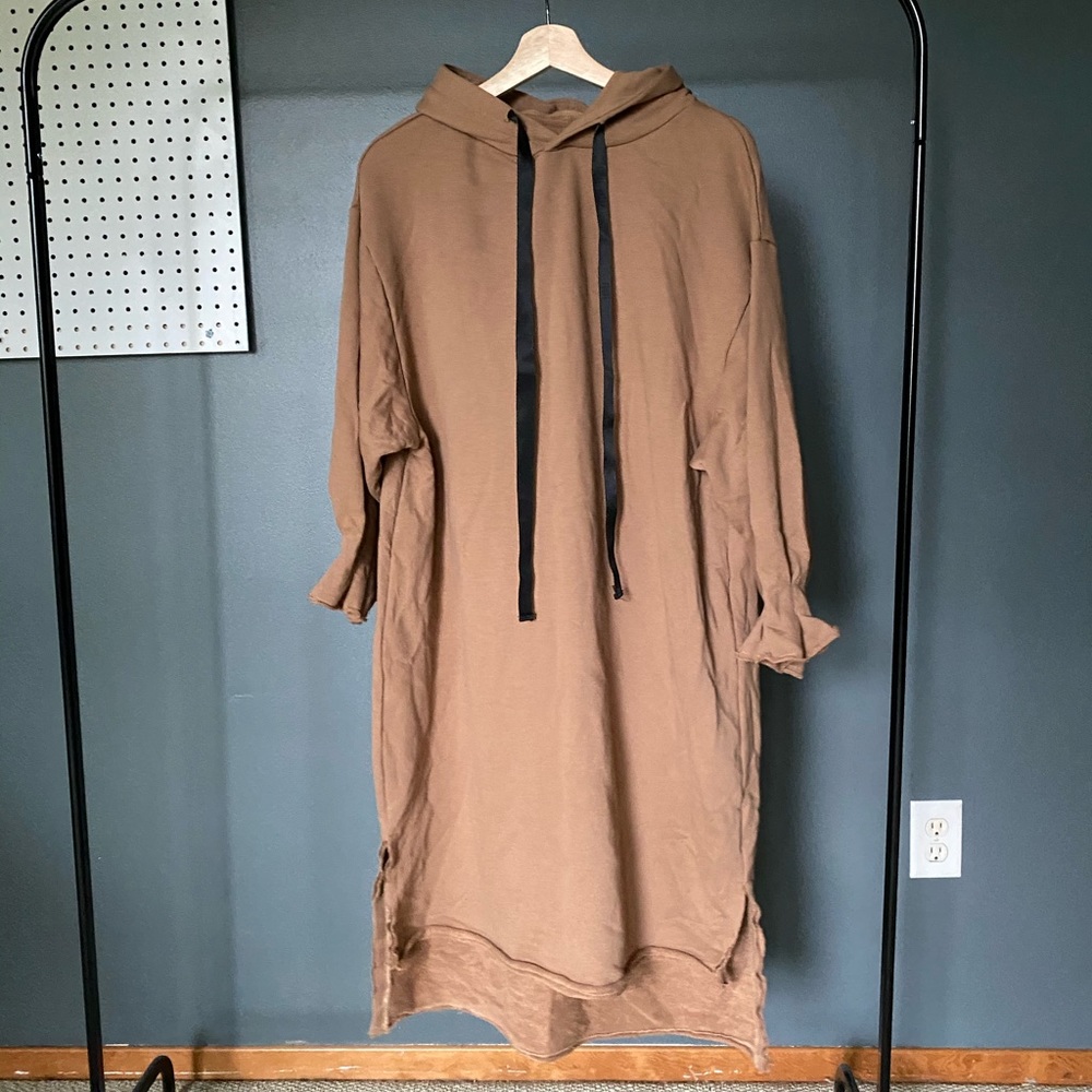 Sweatshirt dress in camel